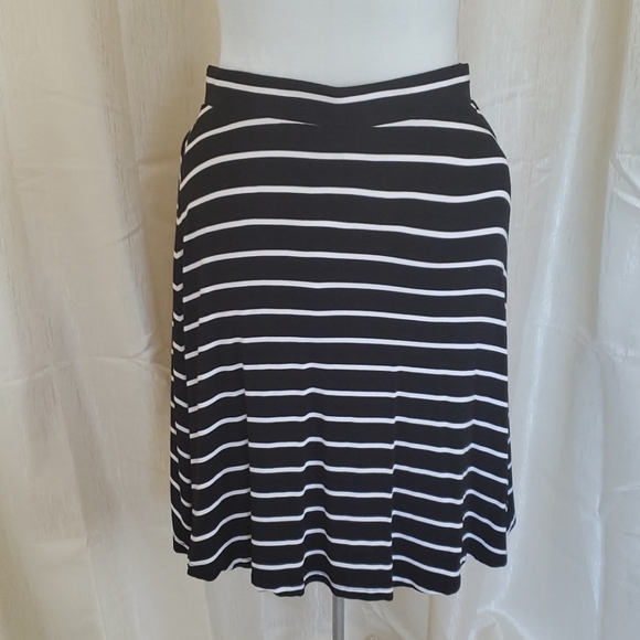 Ava Viv Black and White Stretch Midi Skirt 1X - Picture 2 of 5